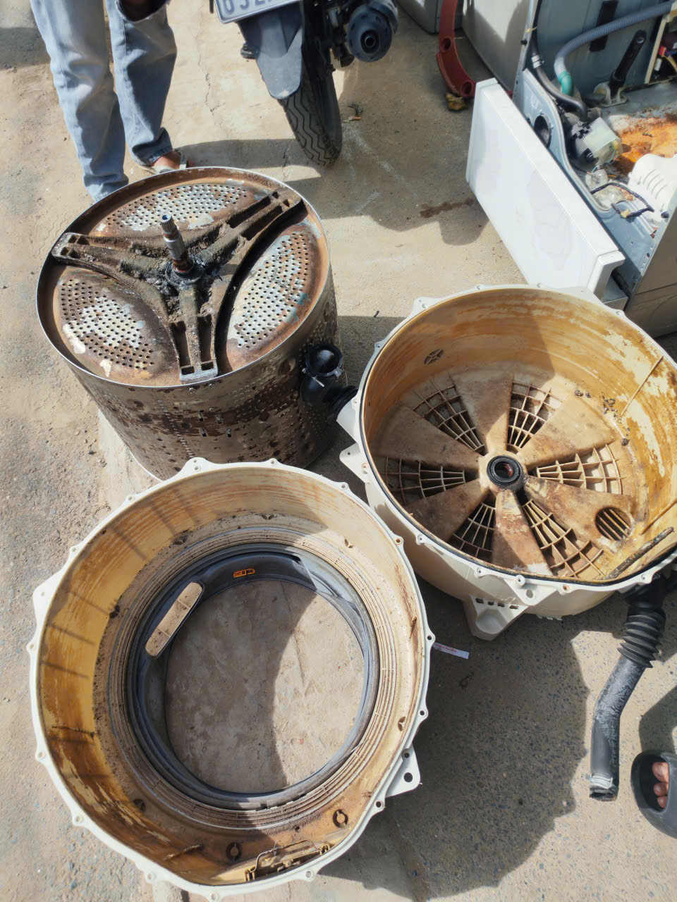 Kiểm tra nguồn điện và hệ thống điều khiển máy giặt